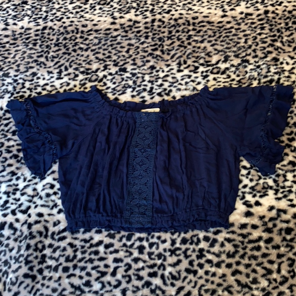 ⭐️5/$10⭐️Off Shoulder Top